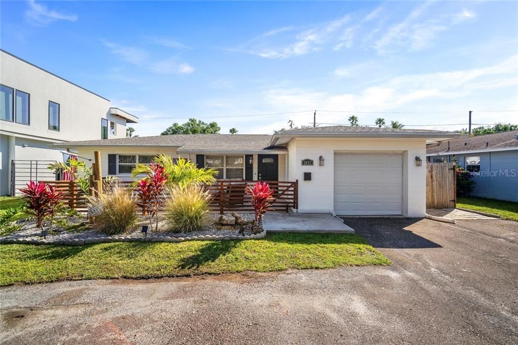 Recently Sold: $399,900 (3 beds, 2 baths, 1356 Square Feet)