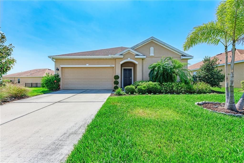 Recently Sold: $256,000 (3 beds, 2 baths, 1271 Square Feet)