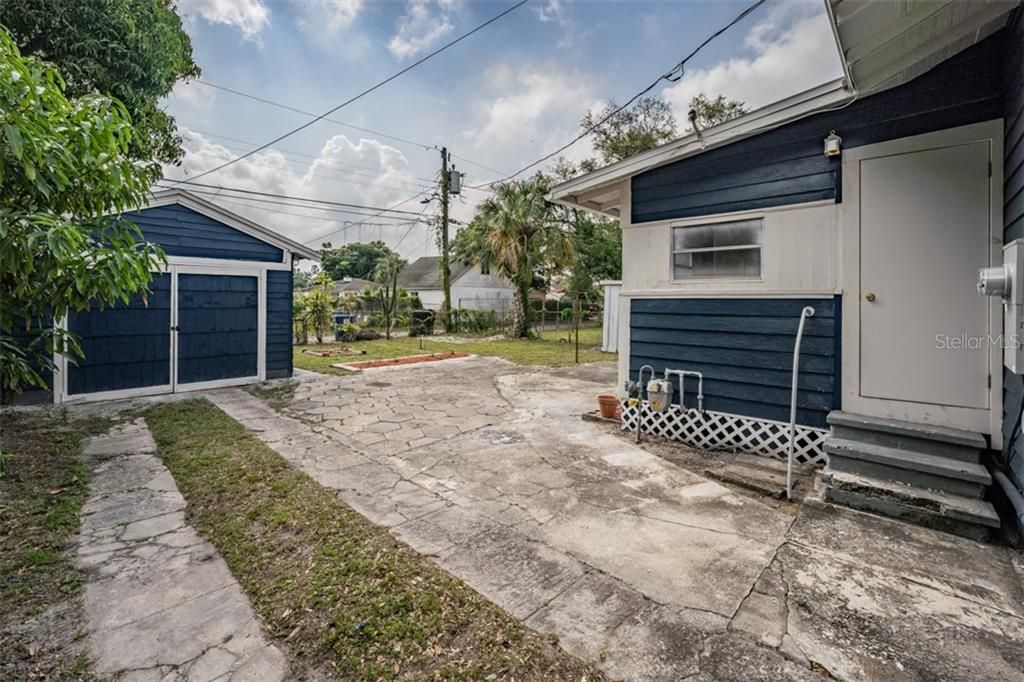Recently Sold: $275,000 (3 beds, 1 baths, 1387 Square Feet)