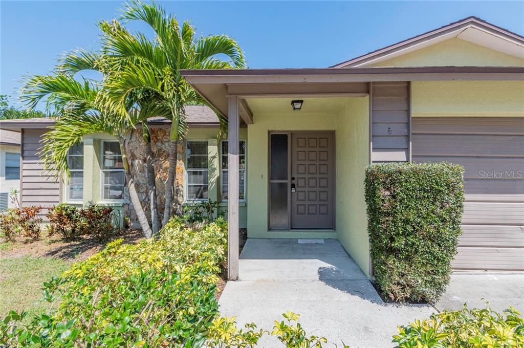 Recently Sold: $325,000 (3 beds, 2 baths, 1474 Square Feet)
