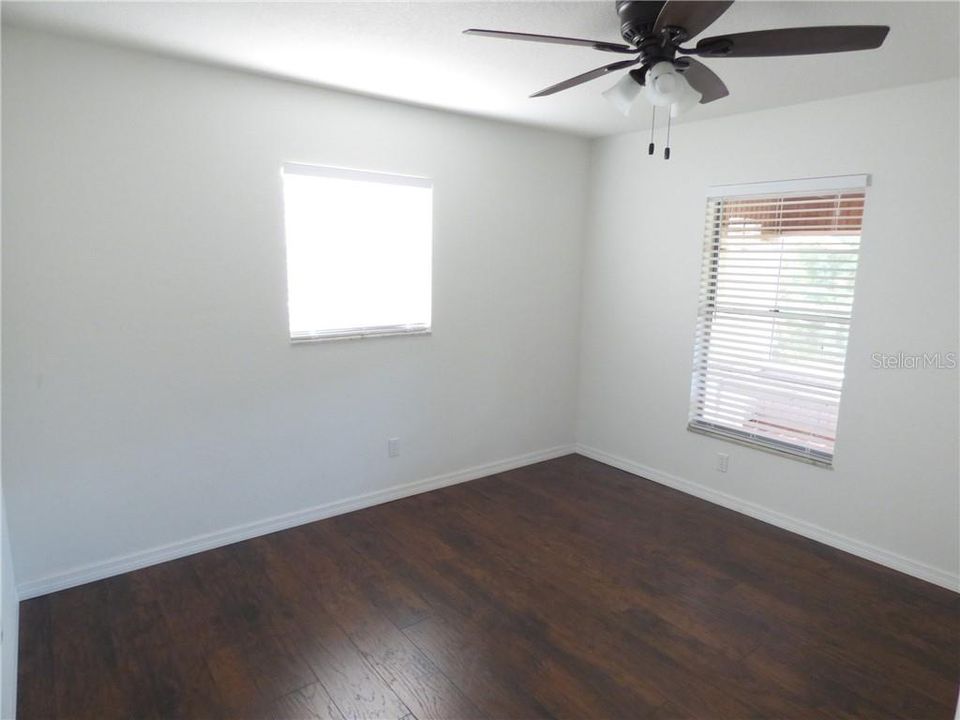 Recently Rented: $1,100 (2 beds, 1 baths, 1484 Square Feet)