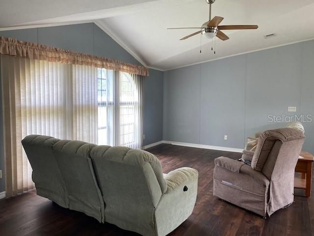Recently Sold: $150,000 (3 beds, 2 baths, 1715 Square Feet)