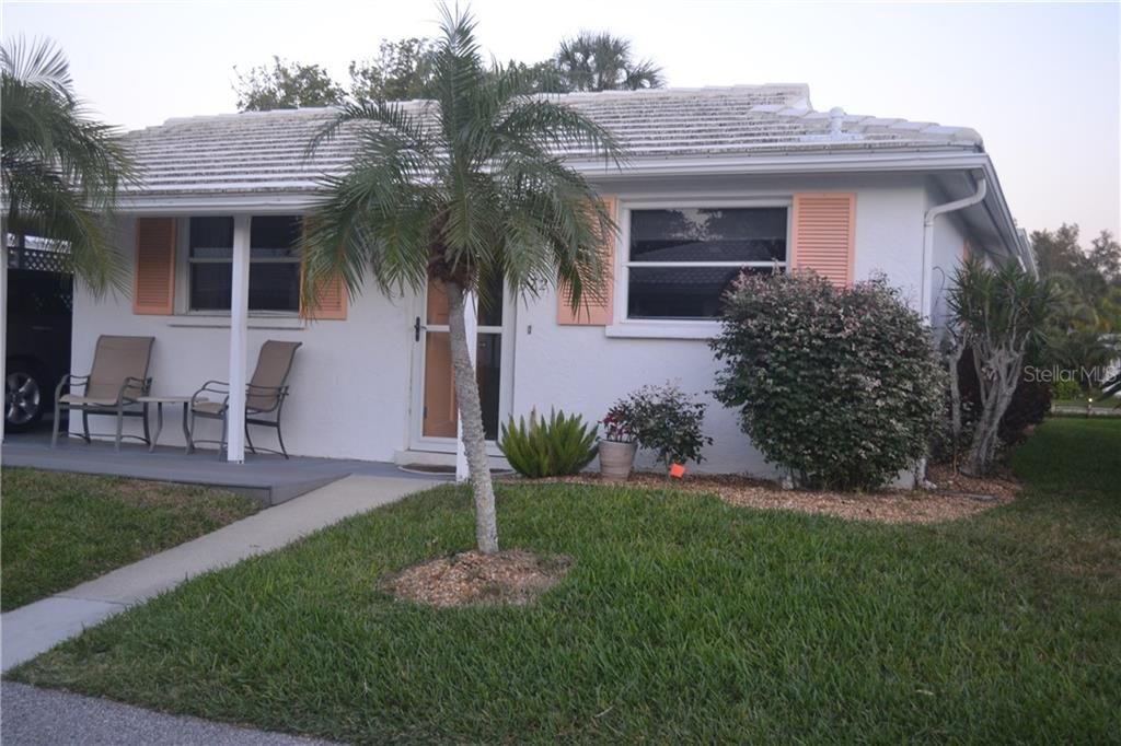 Recently Sold: $425,000 (2 beds, 2 baths, 1357 Square Feet)