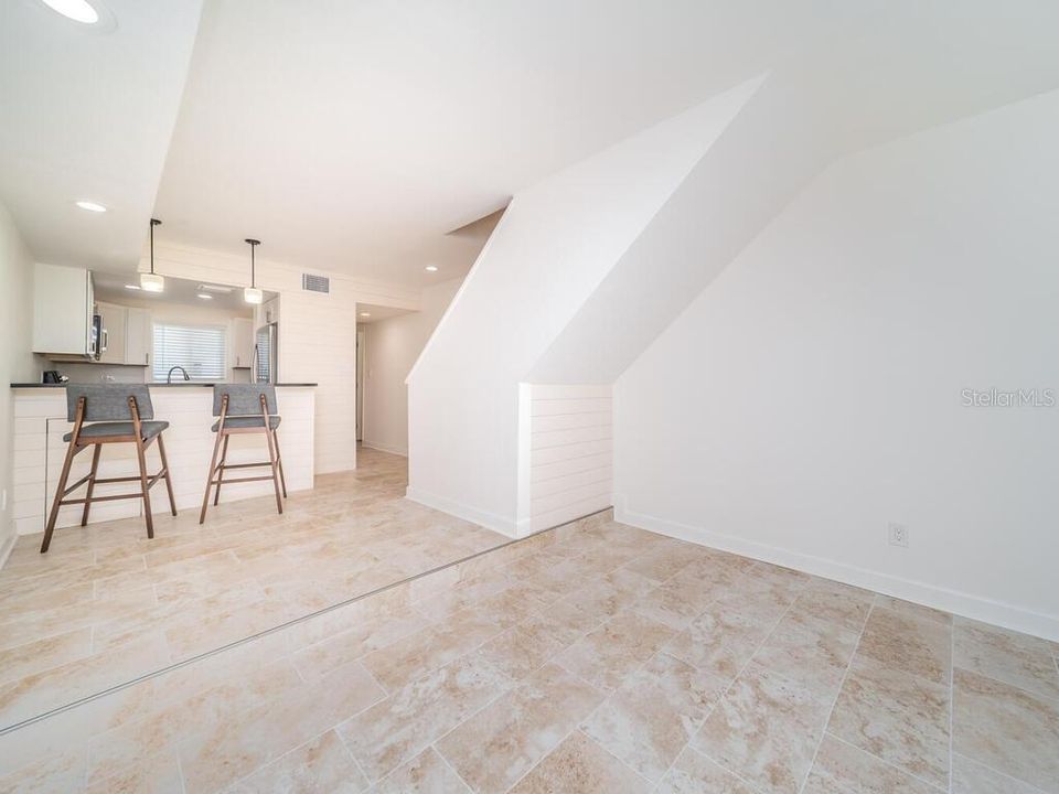 Recently Sold: $415,000 (2 beds, 1 baths, 1005 Square Feet)