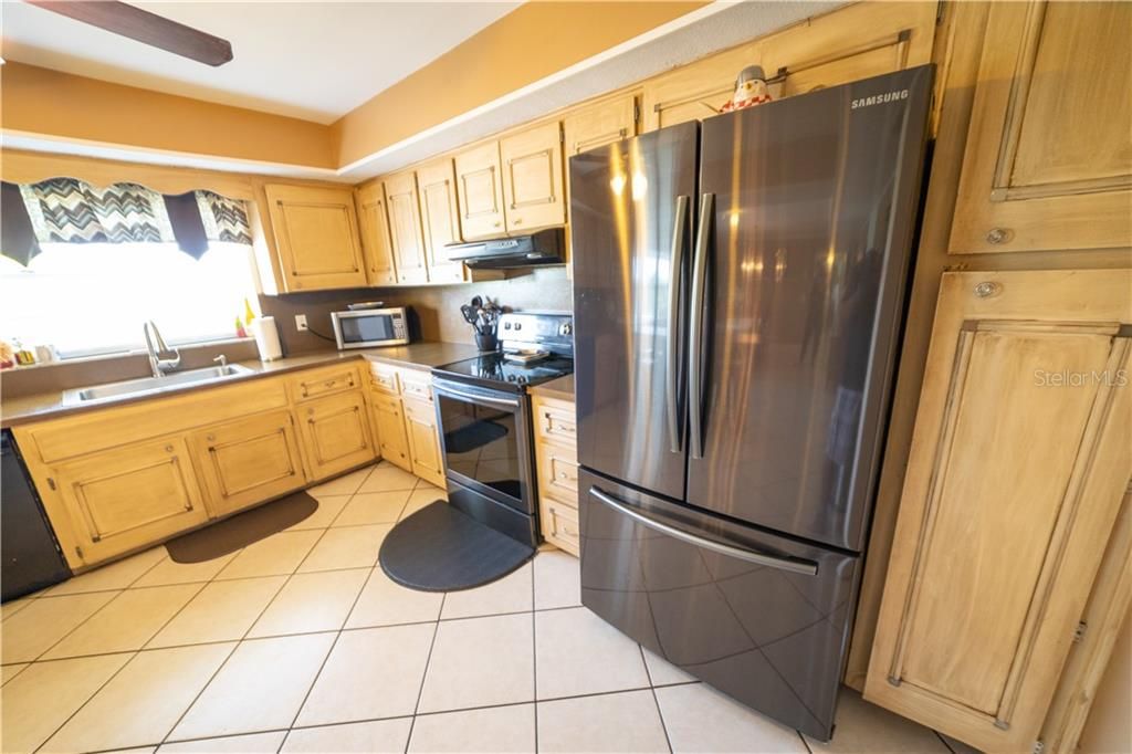 Recently Sold: $449,000 (2 beds, 4 baths, 4247 Square Feet)