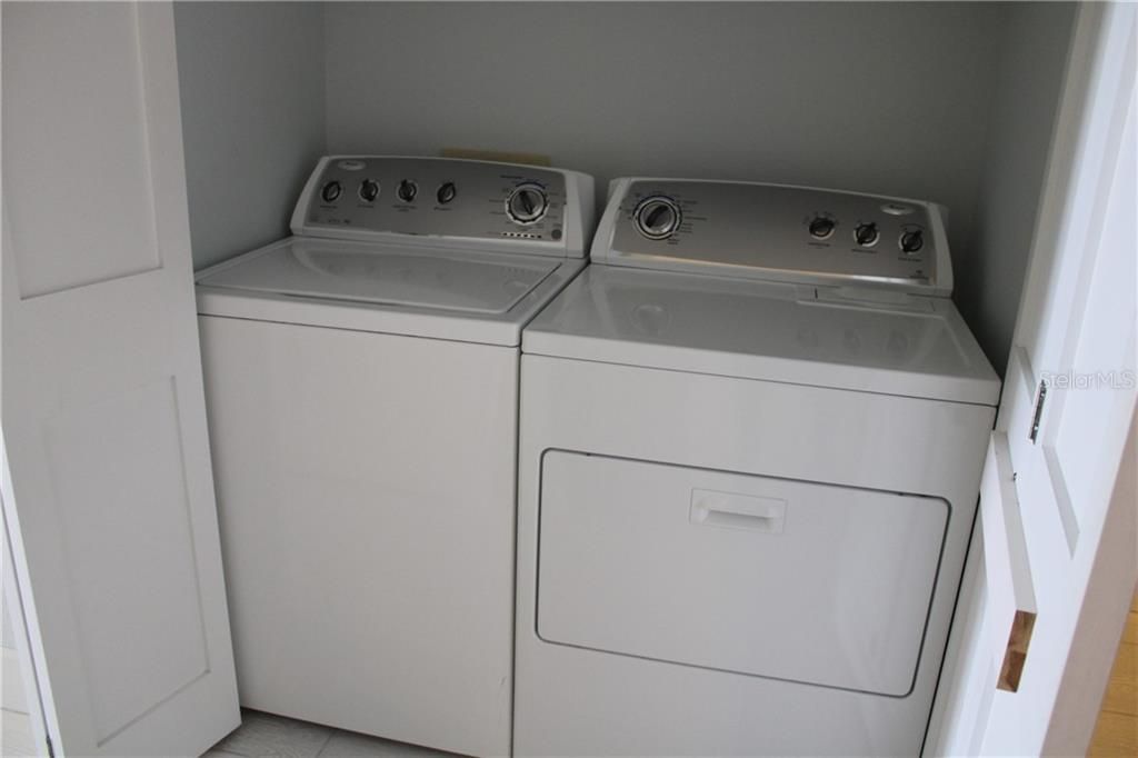 Washer-Dryer in unit
