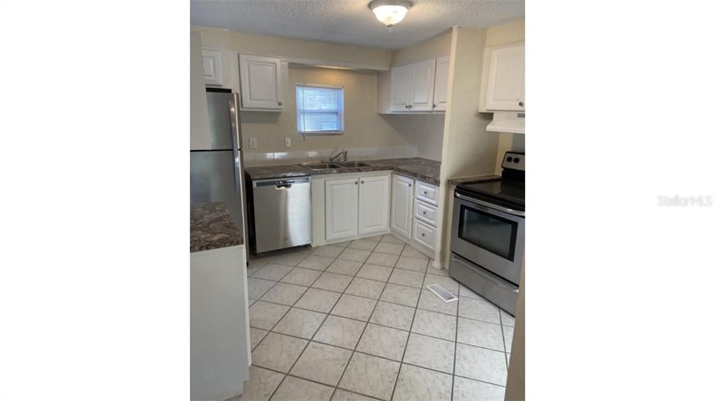 Recently Sold: $199,000 (3 beds, 2 baths, 1864 Square Feet)