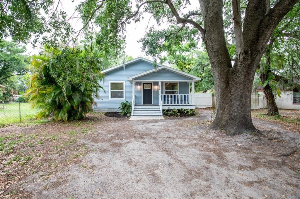 Recently Sold: $172,900 (2 beds, 1 baths, 840 Square Feet)