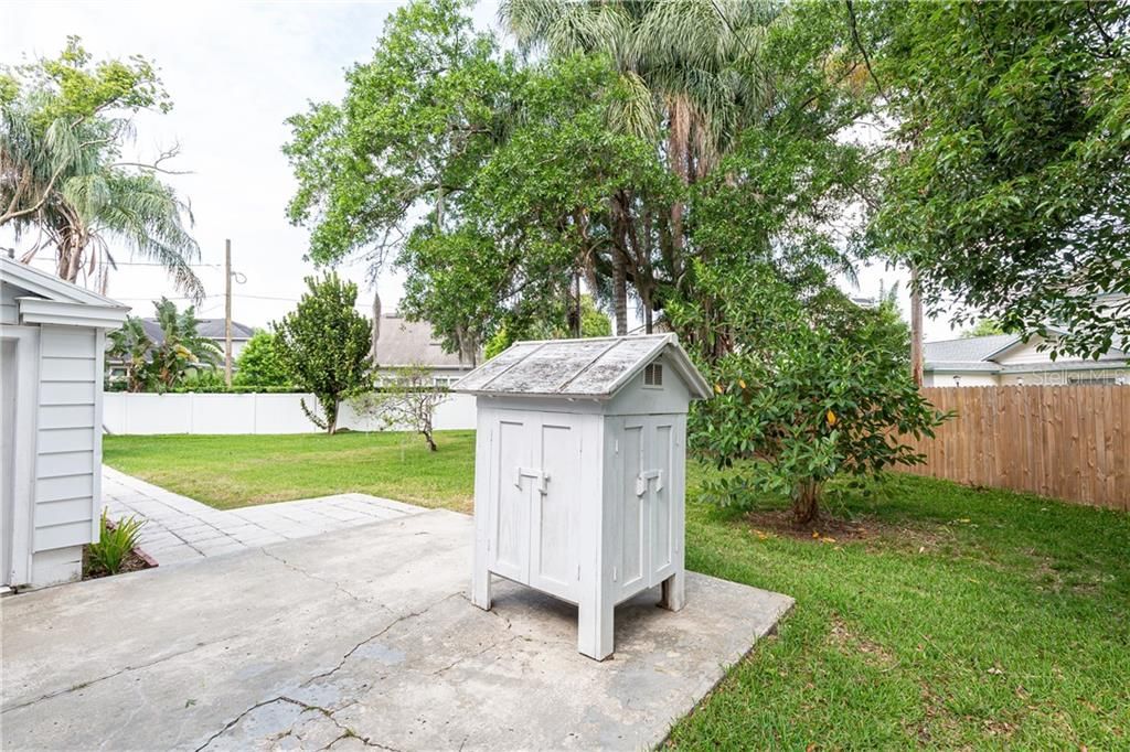 Recently Sold: $695,000 (4 beds, 2 baths, 1938 Square Feet)