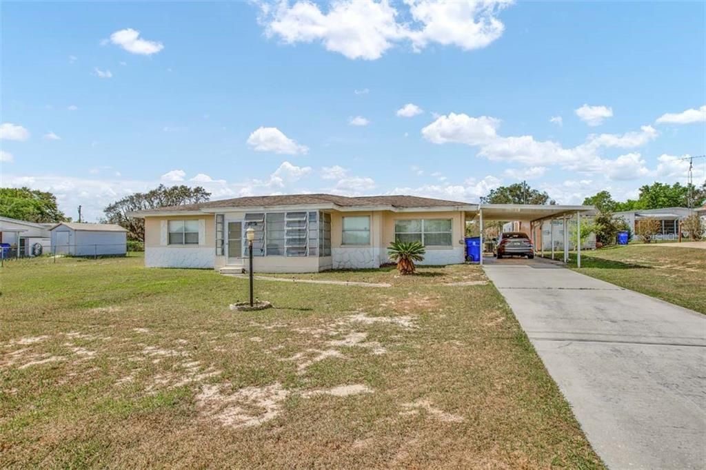 Recently Sold: $169,900 (2 beds, 1 baths, 1296 Square Feet)