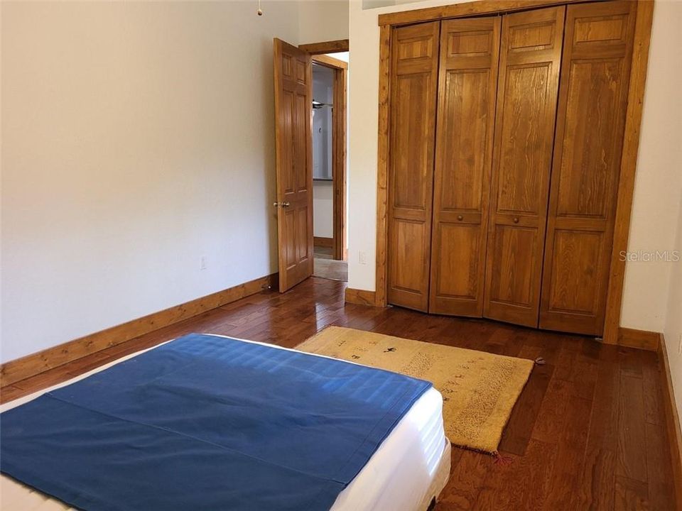 Vendido Recientemente: $720,000 (3 camas, 3 baños, 3718 Pies cuadrados)