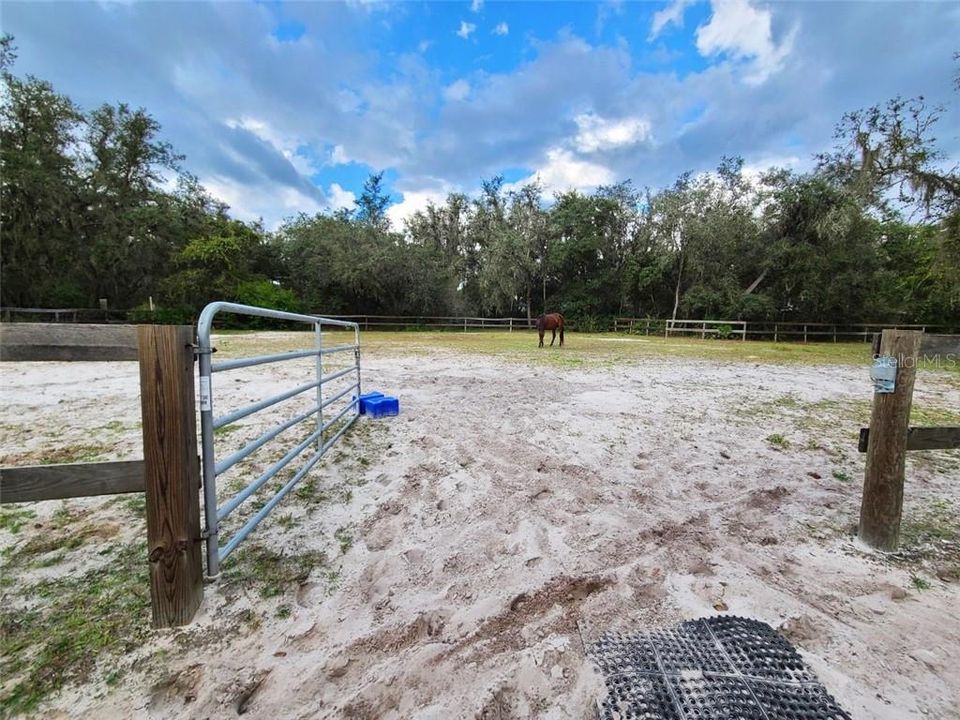 Vendido Recientemente: $720,000 (3 camas, 3 baños, 3718 Pies cuadrados)