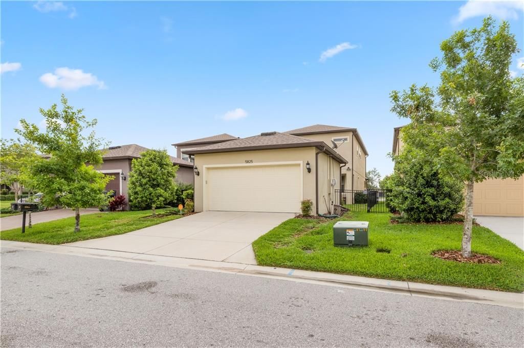 Recently Sold: $375,000 (4 beds, 2 baths, 2119 Square Feet)