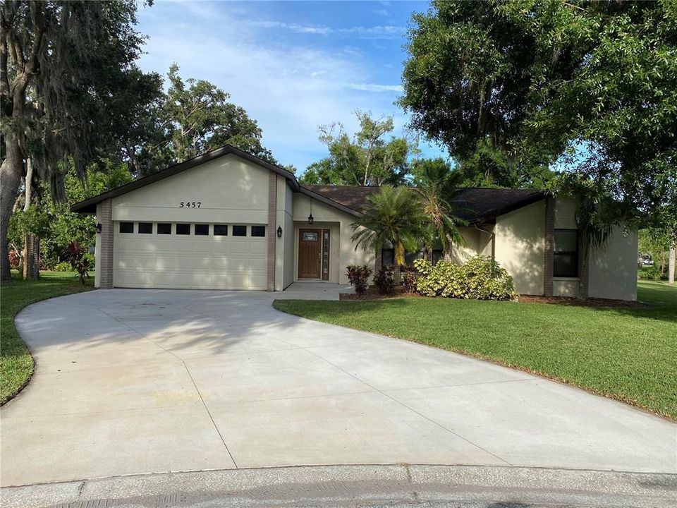 Recently Sold: $299,000 (3 beds, 2 baths, 1637 Square Feet)