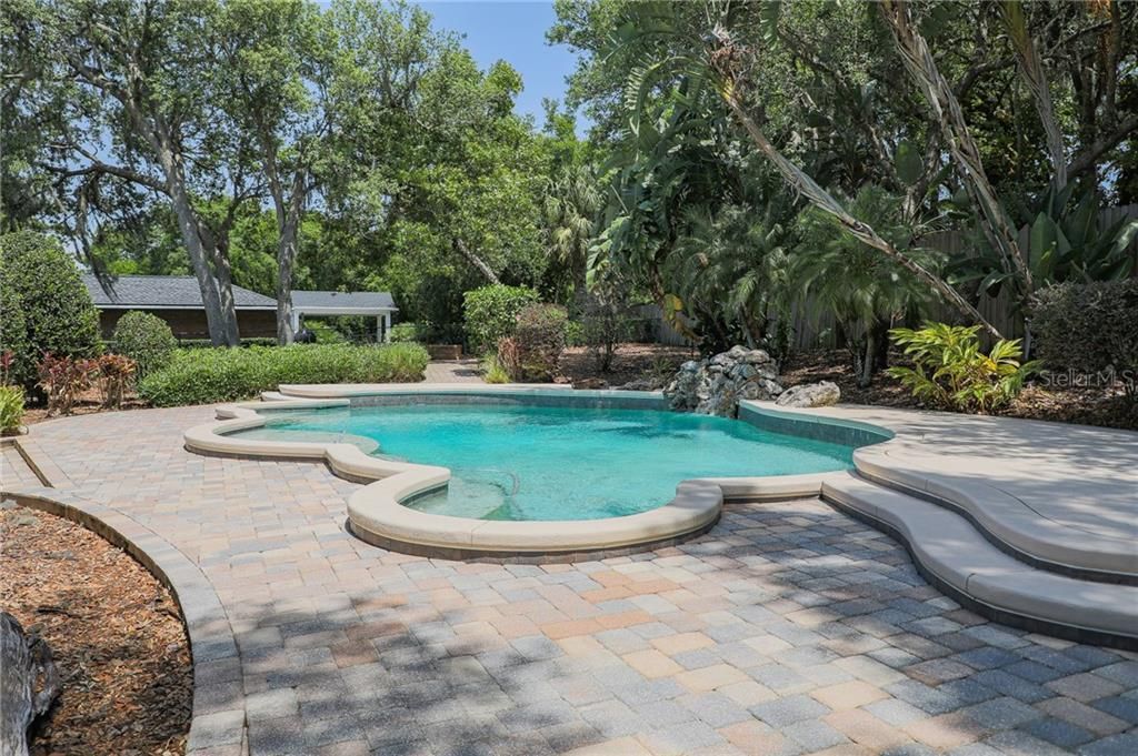 Recently Sold: $500,000 (4 beds, 3 baths, 3155 Square Feet)