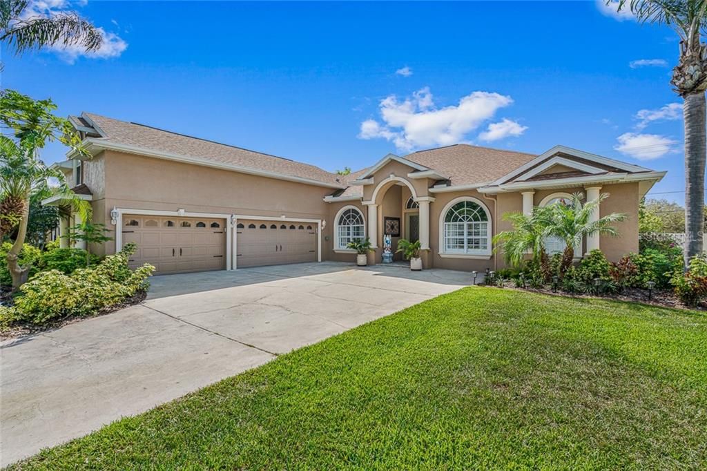 Recently Sold: $625,000 (5 beds, 4 baths, 3556 Square Feet)
