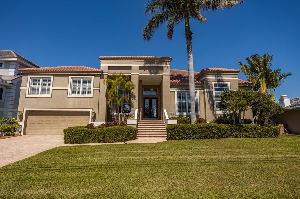 Vendido Recientemente: $1,850,000 (4 camas, 3 baños, 3361 Pies cuadrados)