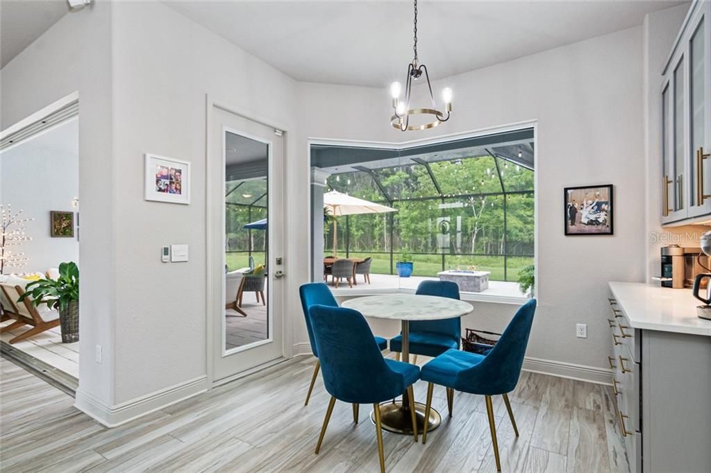 Breakfast nook with coffee bar, bay window