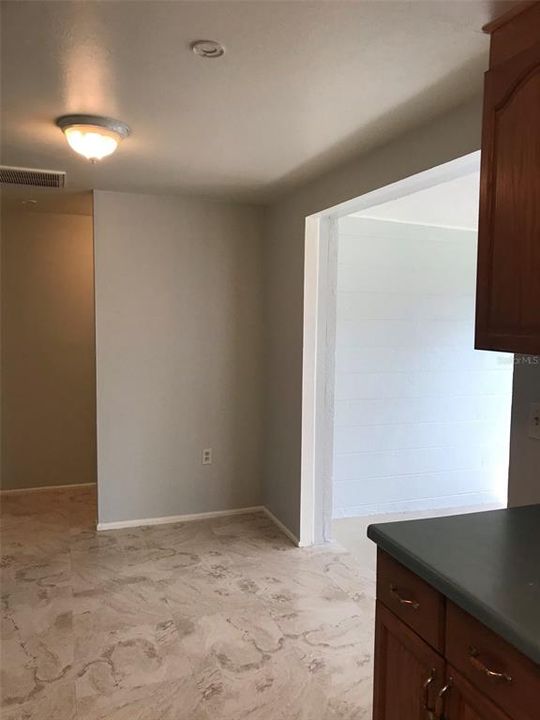 Recently Rented: $1,200 (2 beds, 1 baths, 857 Square Feet)