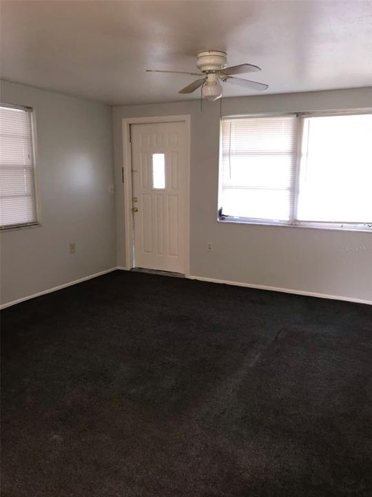 Recently Rented: $1,200 (2 beds, 1 baths, 857 Square Feet)