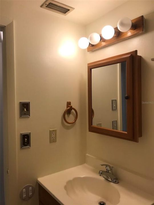 Недавно арендовано: $1,200 (2 спален, 1 ванн, 857 Квадратных фут)
