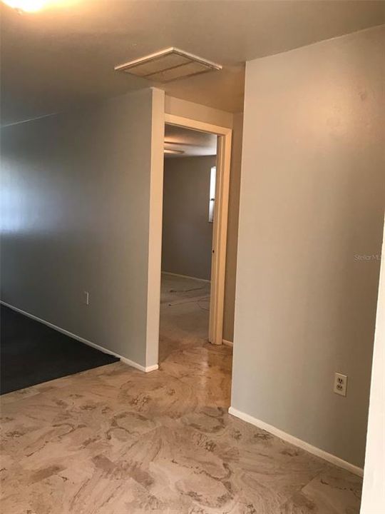 Recently Rented: $1,200 (2 beds, 1 baths, 857 Square Feet)