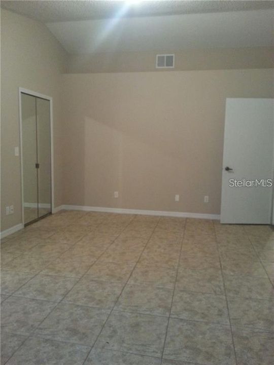 Recently Rented: $1,550 (3 beds, 2 baths, 1630 Square Feet)