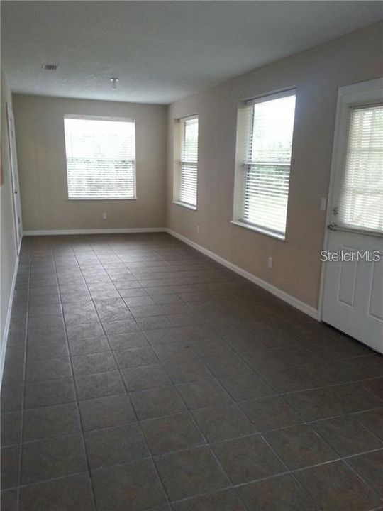 Recently Rented: $1,550 (3 beds, 2 baths, 1630 Square Feet)