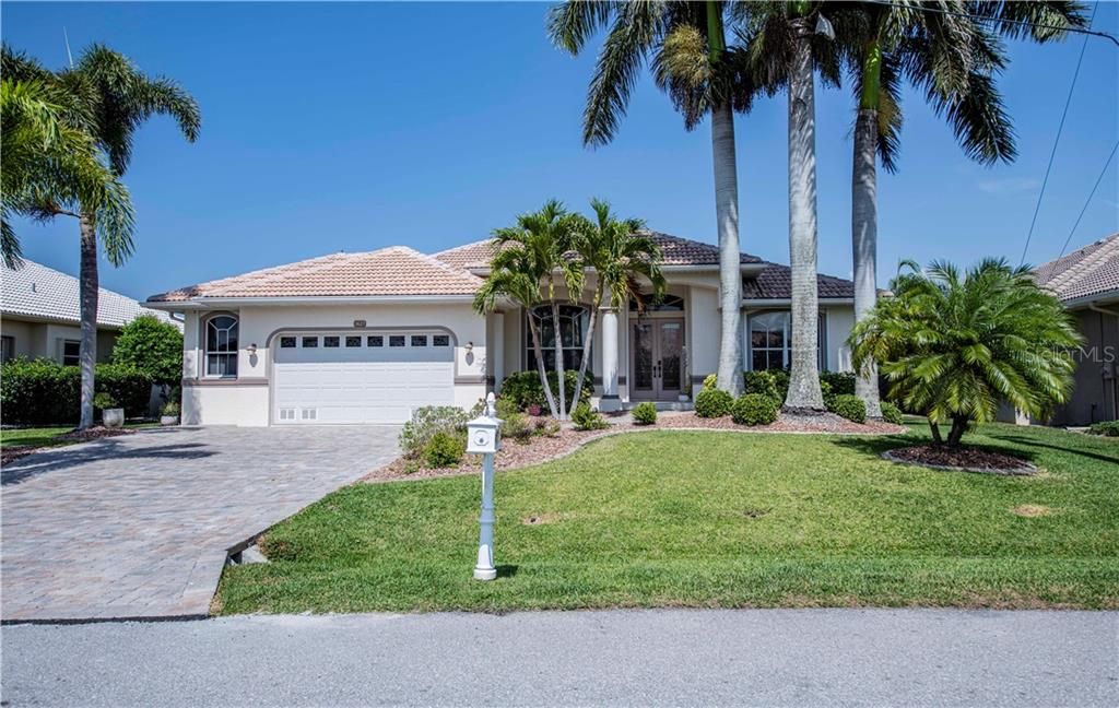 Recently Sold: $749,900 (3 beds, 2 baths, 2130 Square Feet)