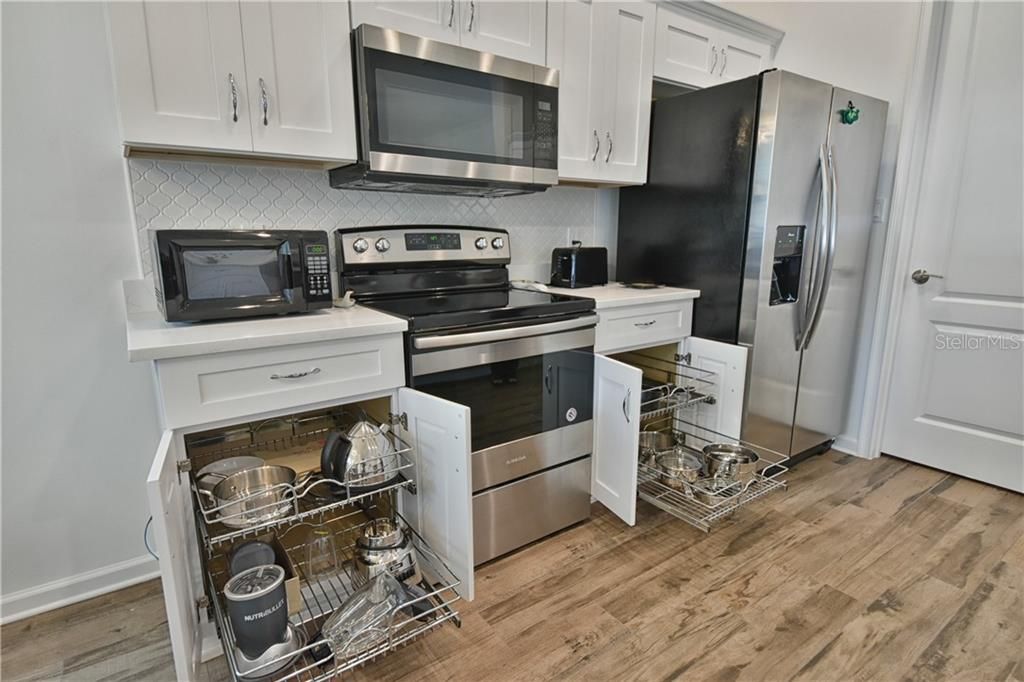 Recently Sold: $235,000 (3 beds, 2 baths, 1437 Square Feet)