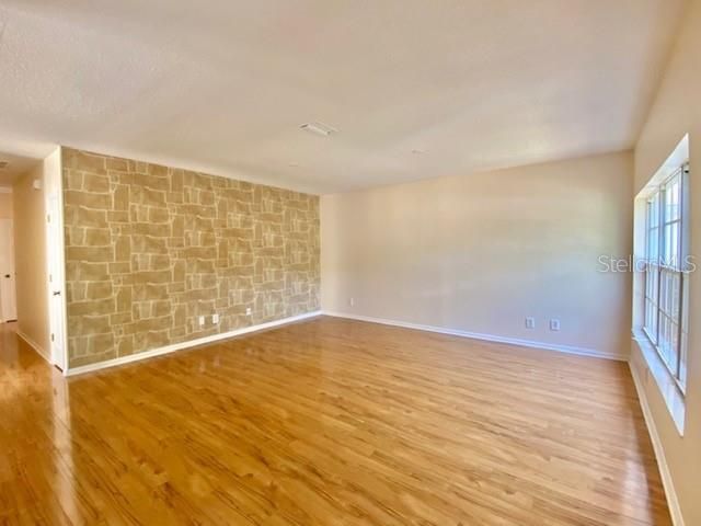 Recently Sold: $249,000 (3 beds, 2 baths, 1191 Square Feet)
