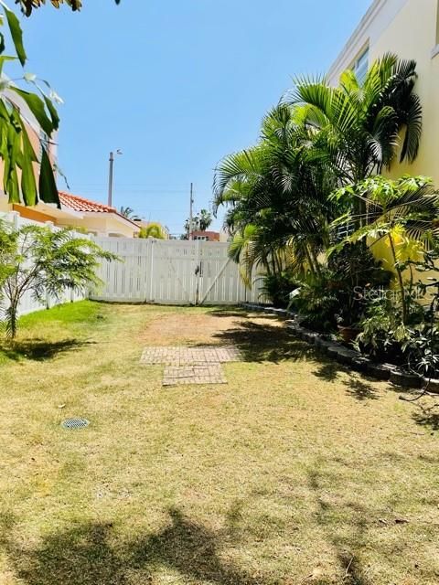 Vendido Recientemente: $330,000 (4 camas, 3 baños, 2200 Pies cuadrados)