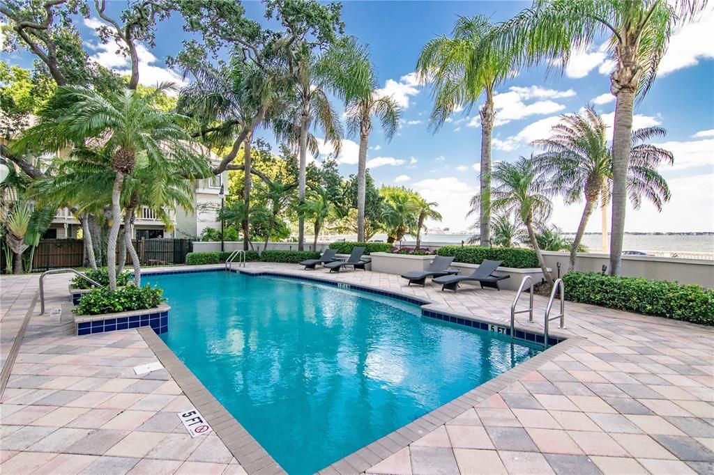 Recently Sold: $1,100,000 (3 beds, 4 baths, 3102 Square Feet)