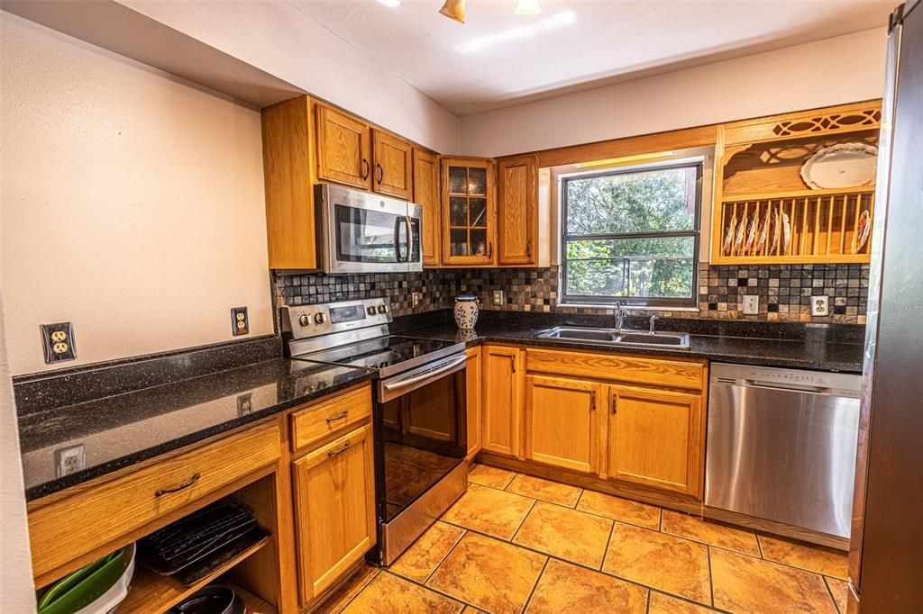 Recently Sold: $285,000 (2 beds, 2 baths, 1680 Square Feet)