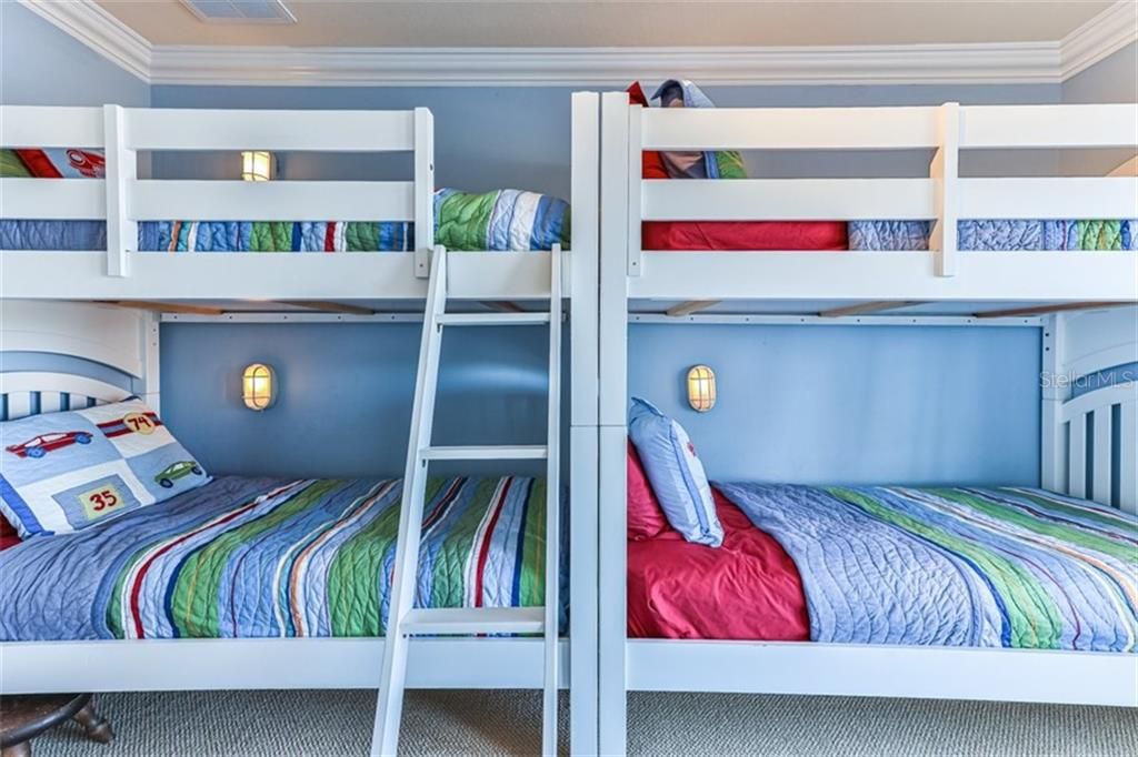 Built In Bunk Beds Can Stay