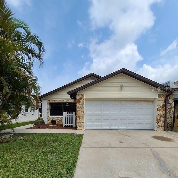 Recently Rented: $1,600 (2 beds, 2 baths, 1431 Square Feet)
