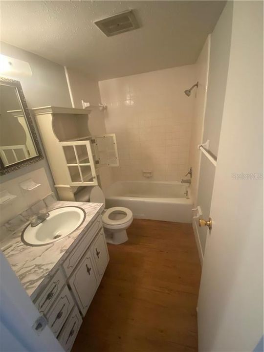 Недавно арендовано: $995 (1 спален, 1 ванн, 645 Квадратных фут)