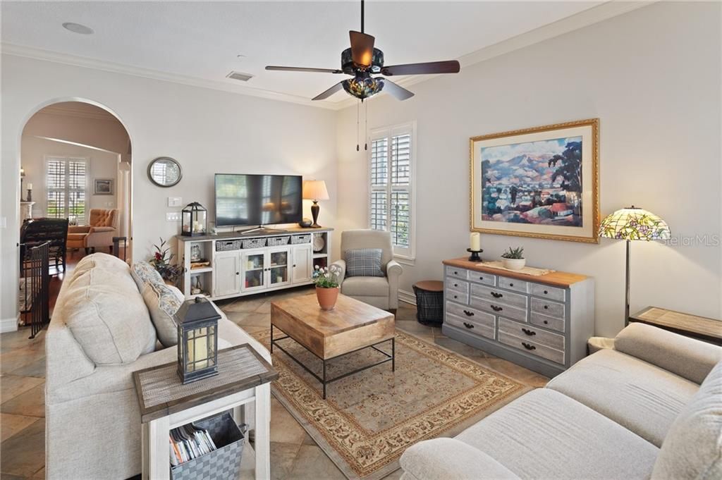 Recently Sold: $650,000 (3 beds, 2 baths, 2615 Square Feet)