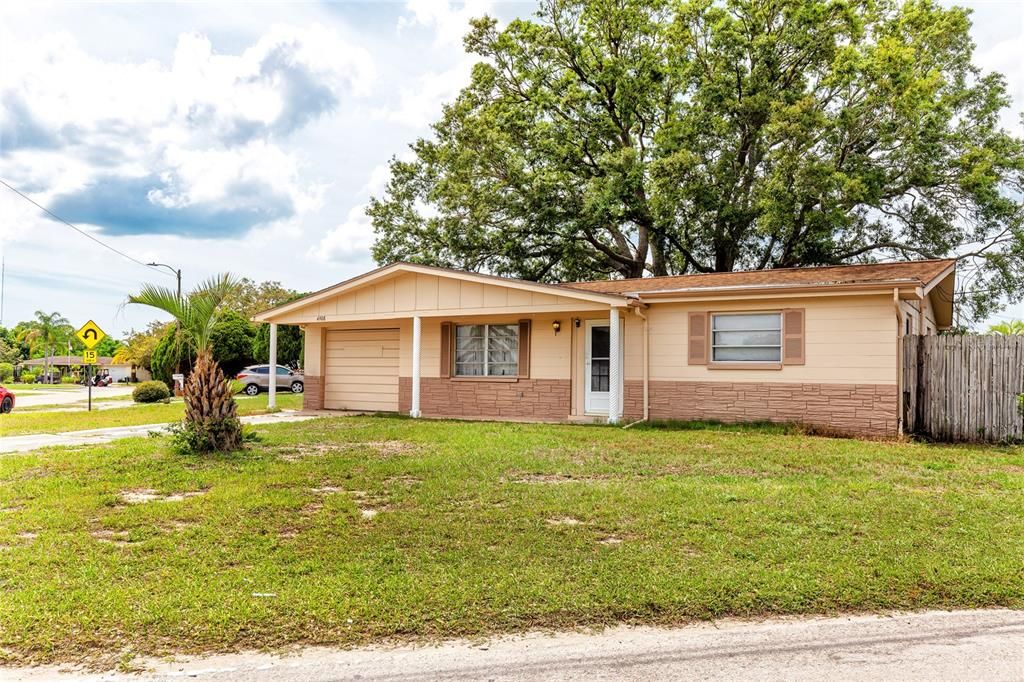 Recently Sold: $149,900 (2 beds, 1 baths, 988 Square Feet)