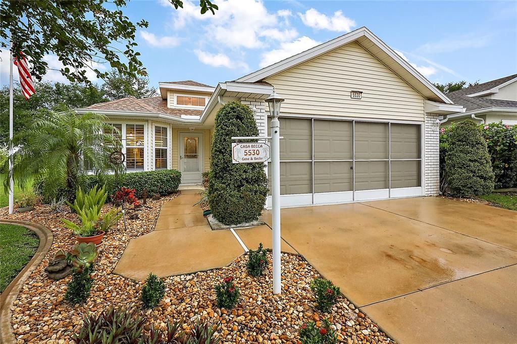 Opal model. Beautifully landscaped with low maintenance.