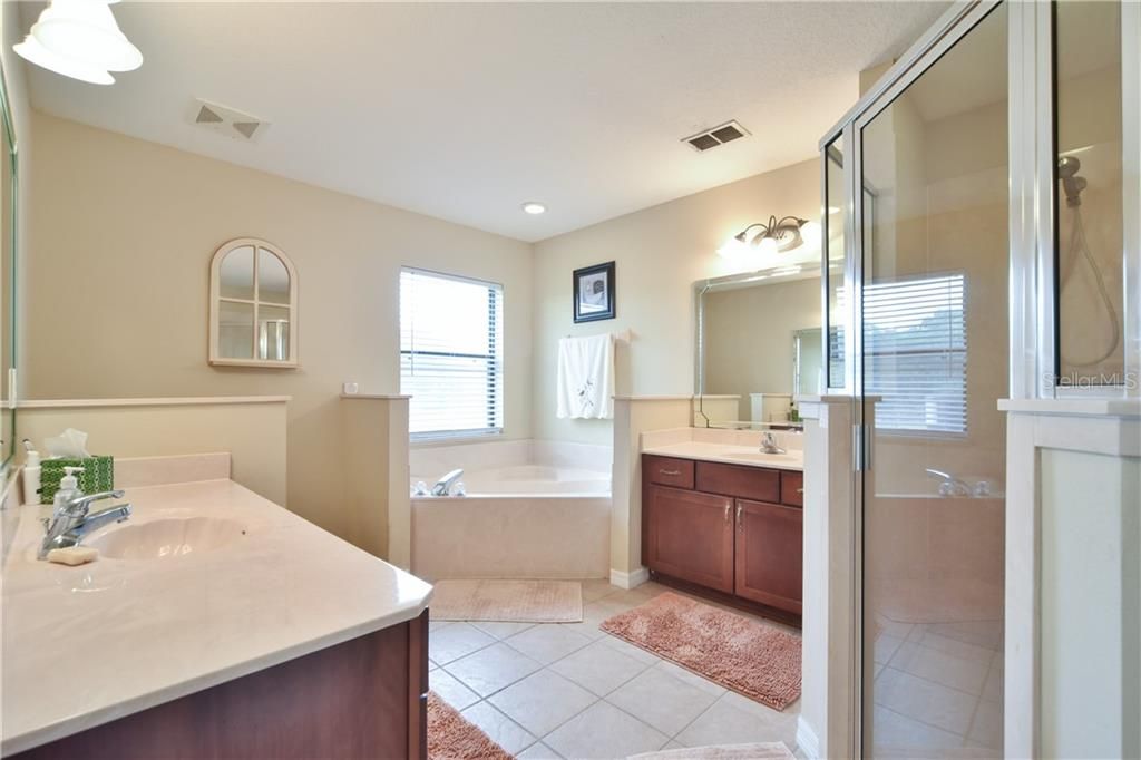 Recently Sold: $465,000 (3 beds, 2 baths, 2247 Square Feet)