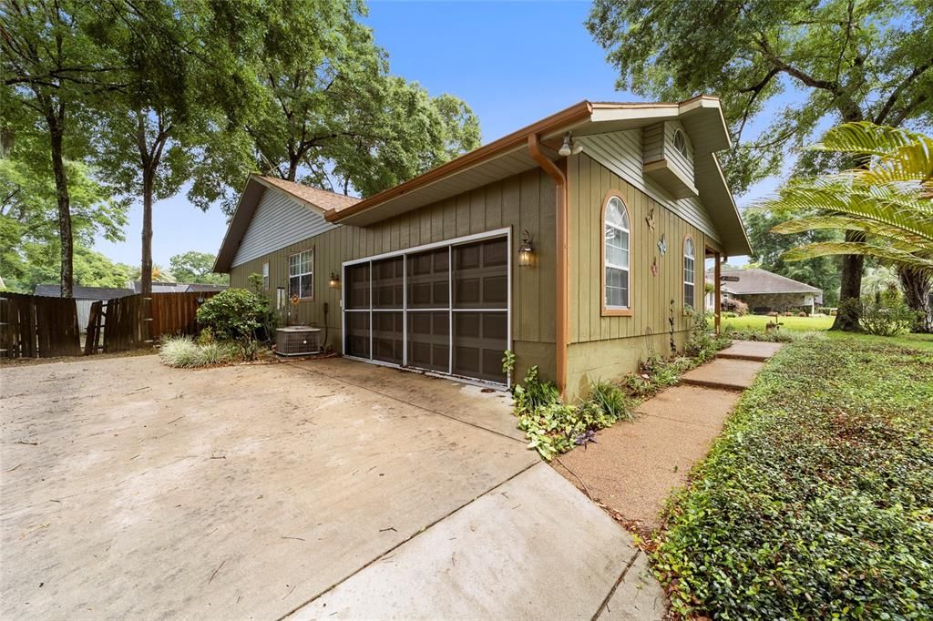 Recently Sold: $229,900 (3 beds, 2 baths, 2210 Square Feet)