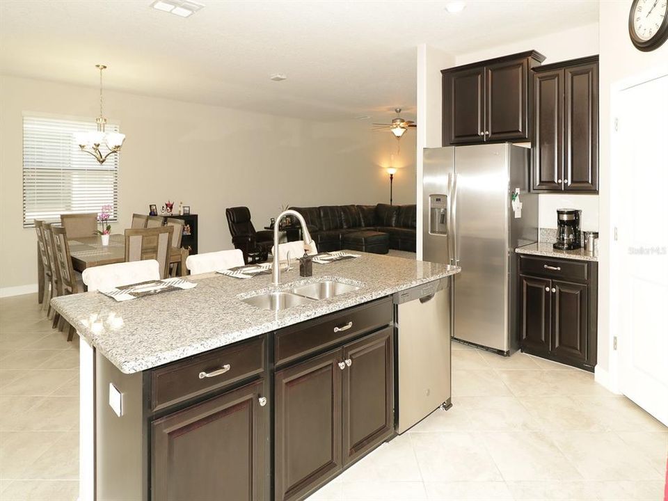 The breakfast bar and island provides plenty of extra counter space!