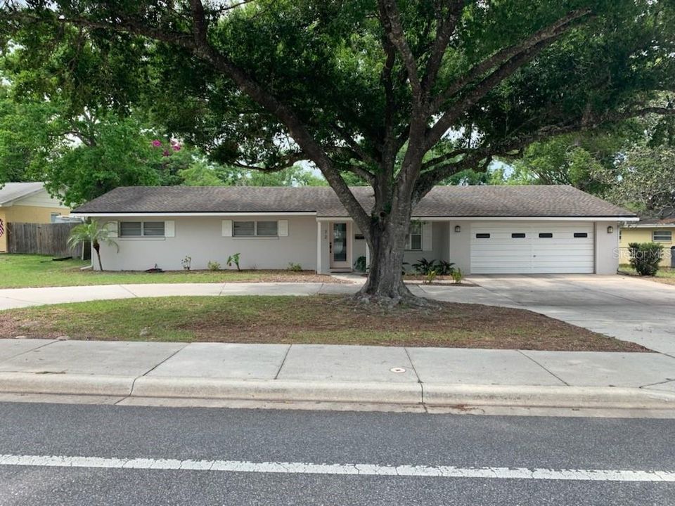 Recently Sold: $250,000 (3 beds, 2 baths, 1269 Square Feet)