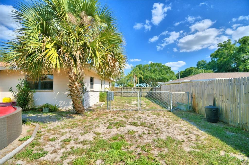 Recently Sold: $225,000 (2 beds, 2 baths, 1936 Square Feet)