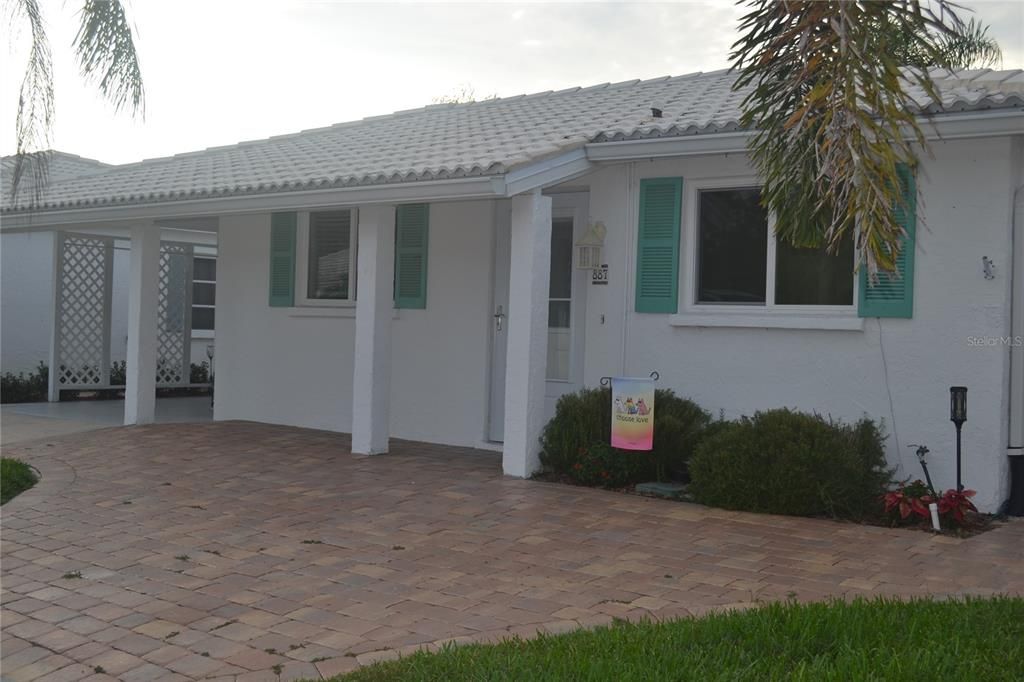 Recently Sold: $597,500 (2 beds, 2 baths, 1149 Square Feet)