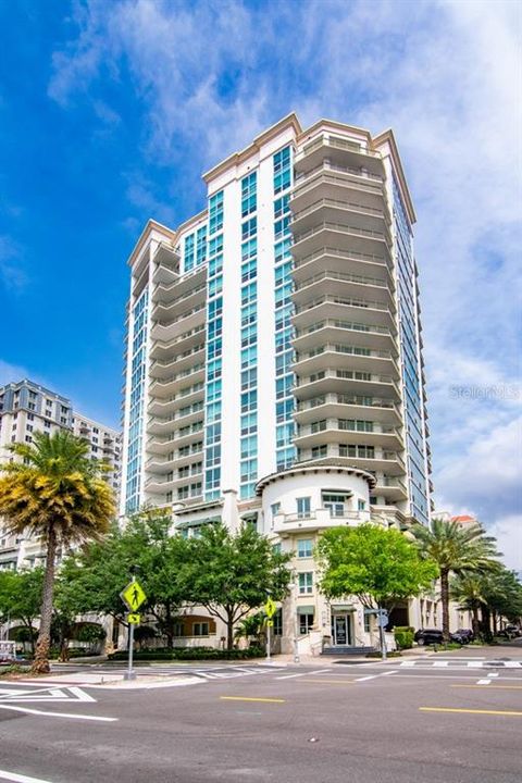 Recently Sold: $1,275,000 (2 beds, 2 baths, 2231 Square Feet)