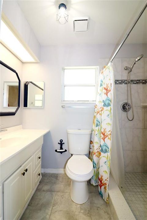 MASTER BATH WITH SHOWER ENCLOSURE