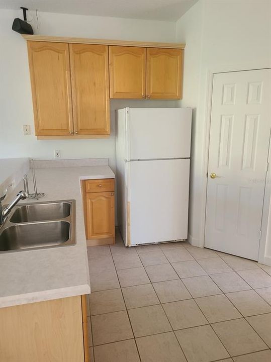 Recently Rented: $2,200 (3 beds, 2 baths, 2114 Square Feet)