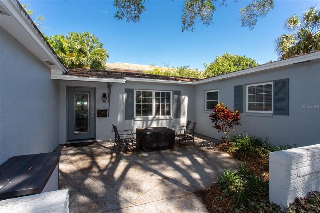 Recently Sold: $570,000 (4 beds, 3 baths, 1869 Square Feet)